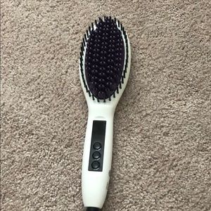 Instyler hot straightening brush.